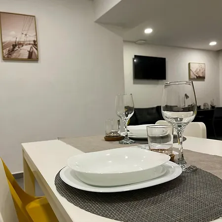 Almada Downtown 104 شقة *
